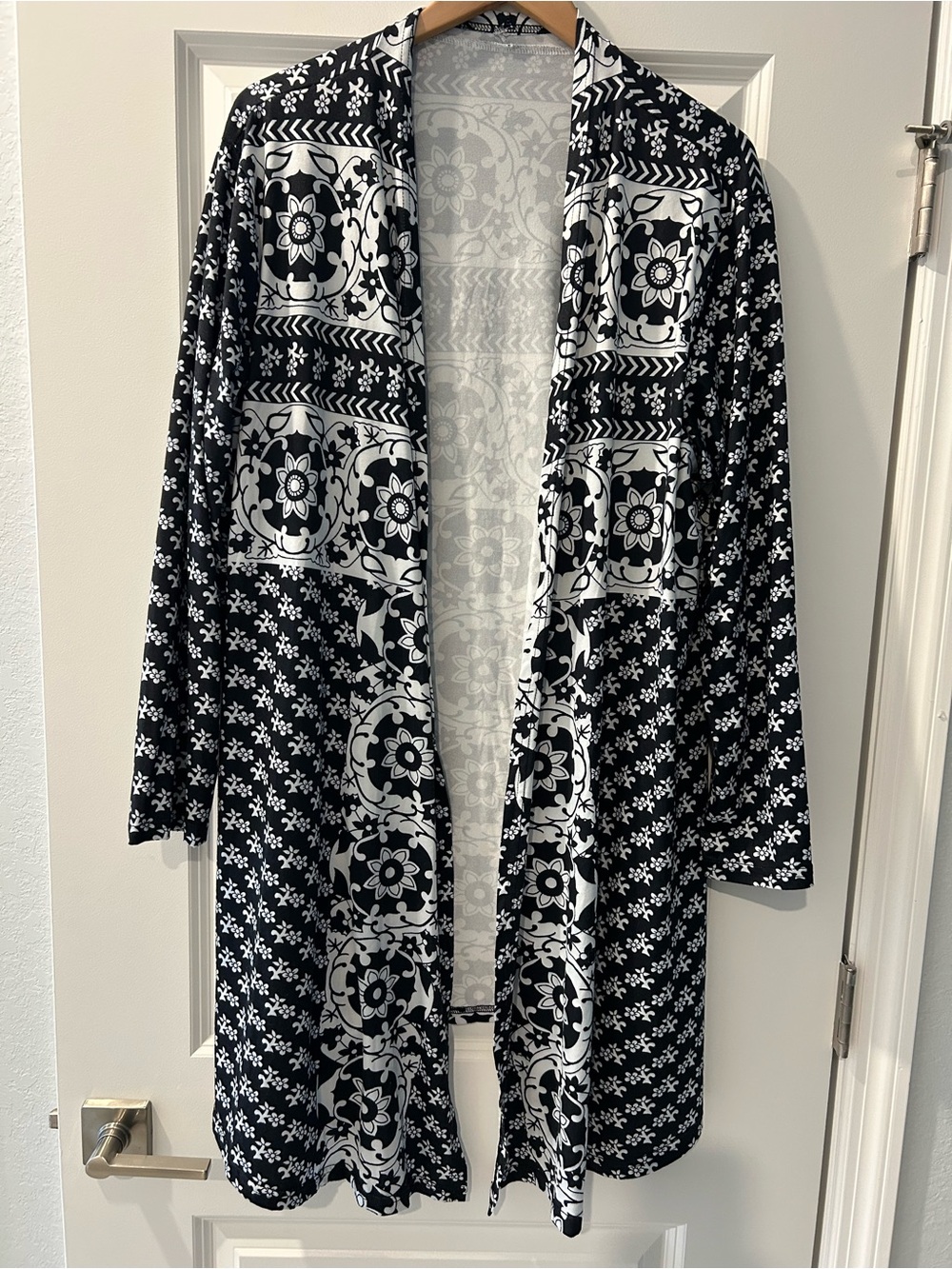 Black and White Patterned Women's Cardigan